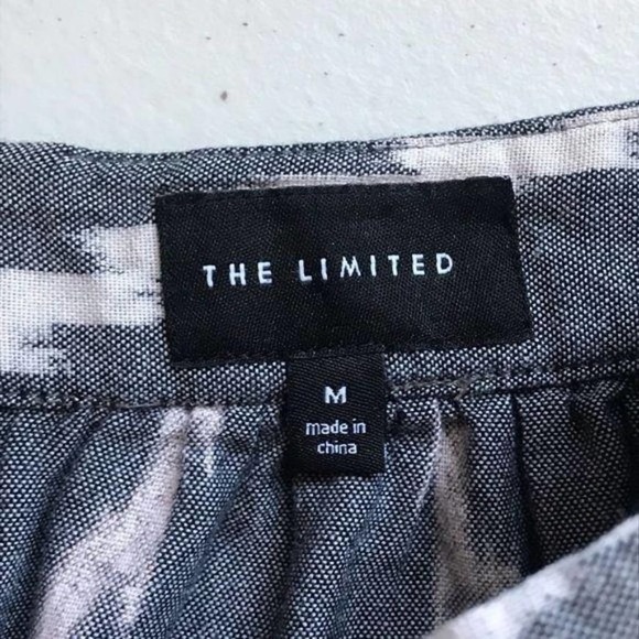 The Limited Womens Chevron Print Skirt Medium Gray White Knee Length Pleated - Picture 6 of 8